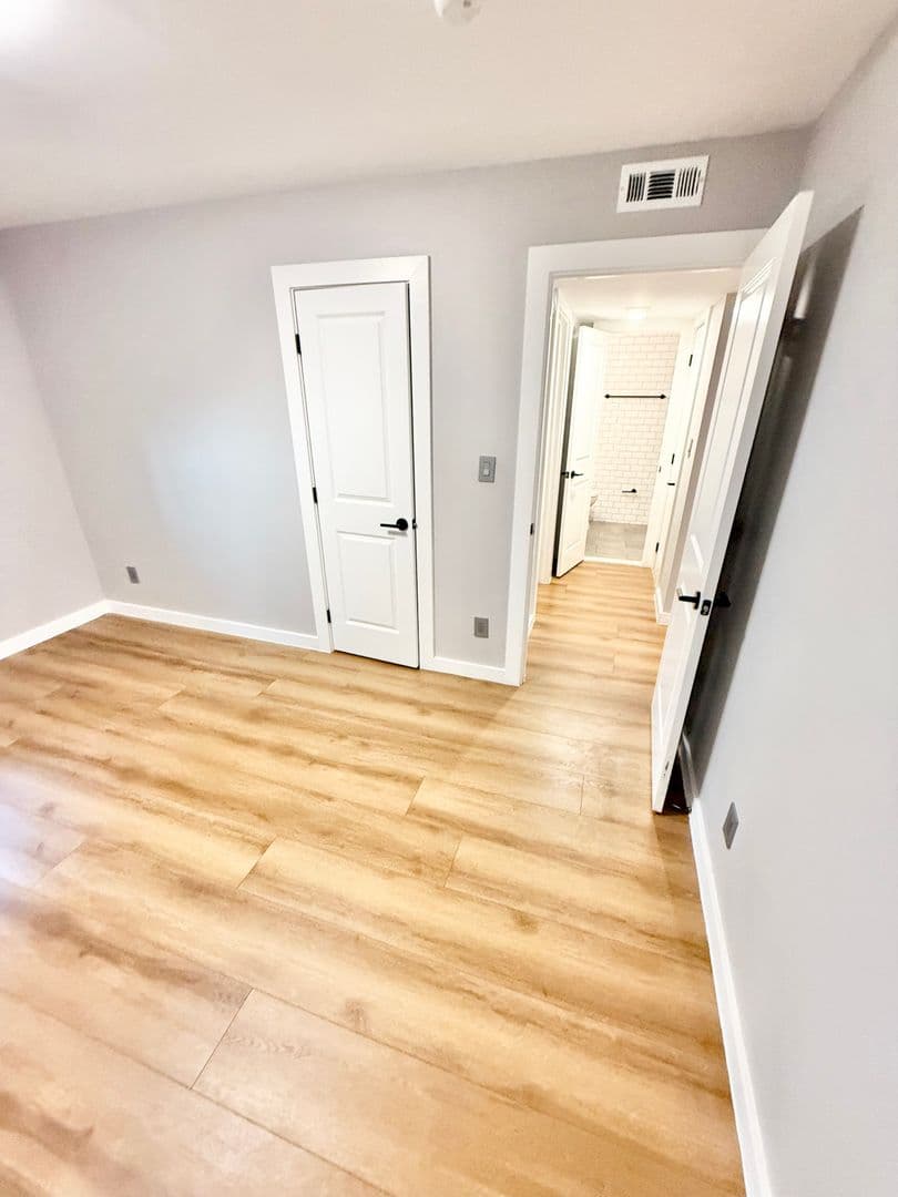 Norfolk Apartment: 5861 Poplar Hall Drive