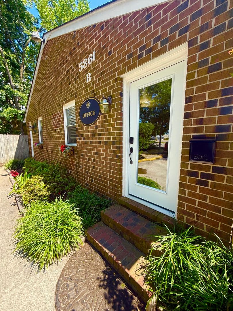 Norfolk Apartment: 5867 Poplar Hall Drive