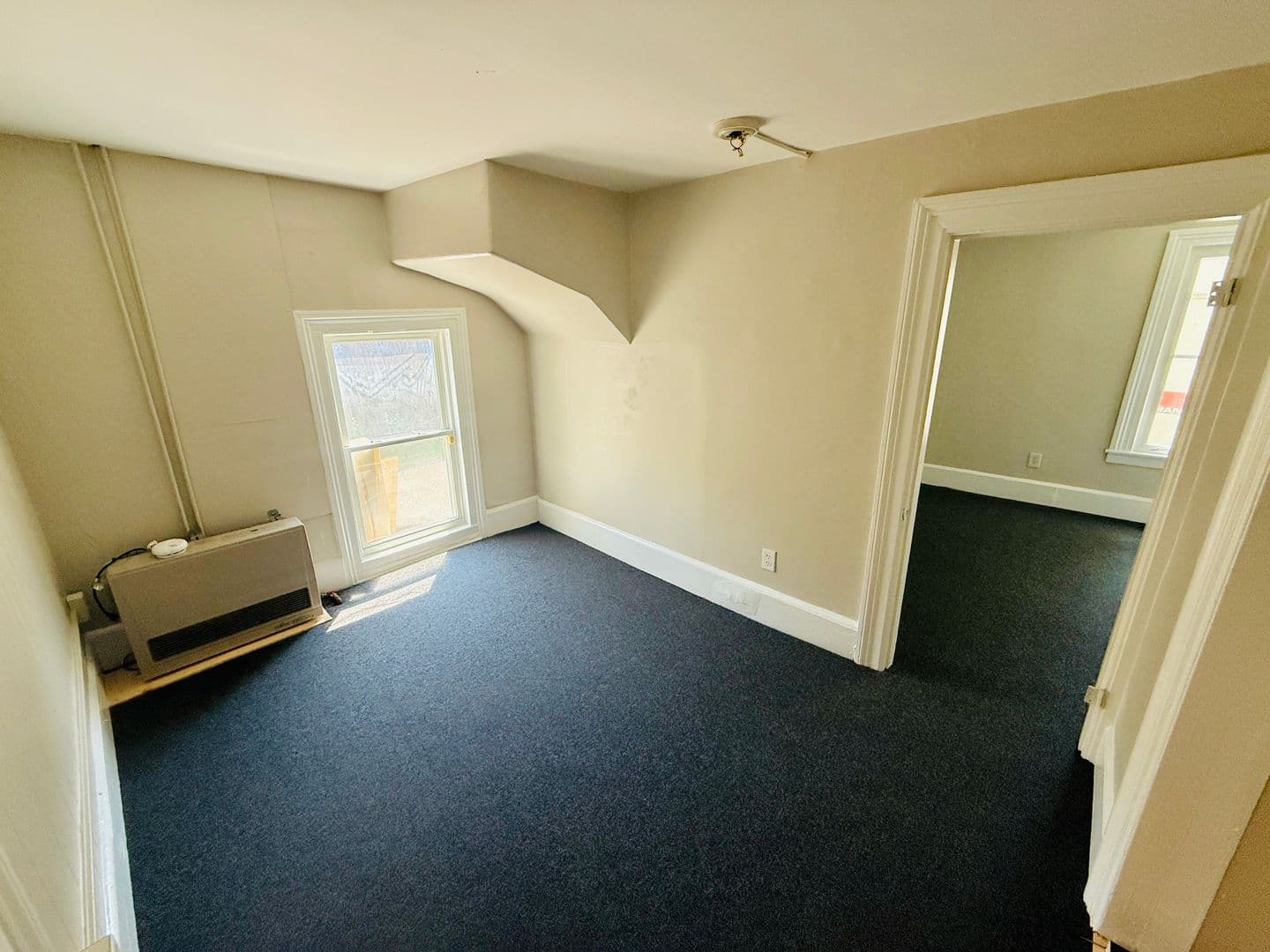 Burlington Apartment: 64 Grant Street