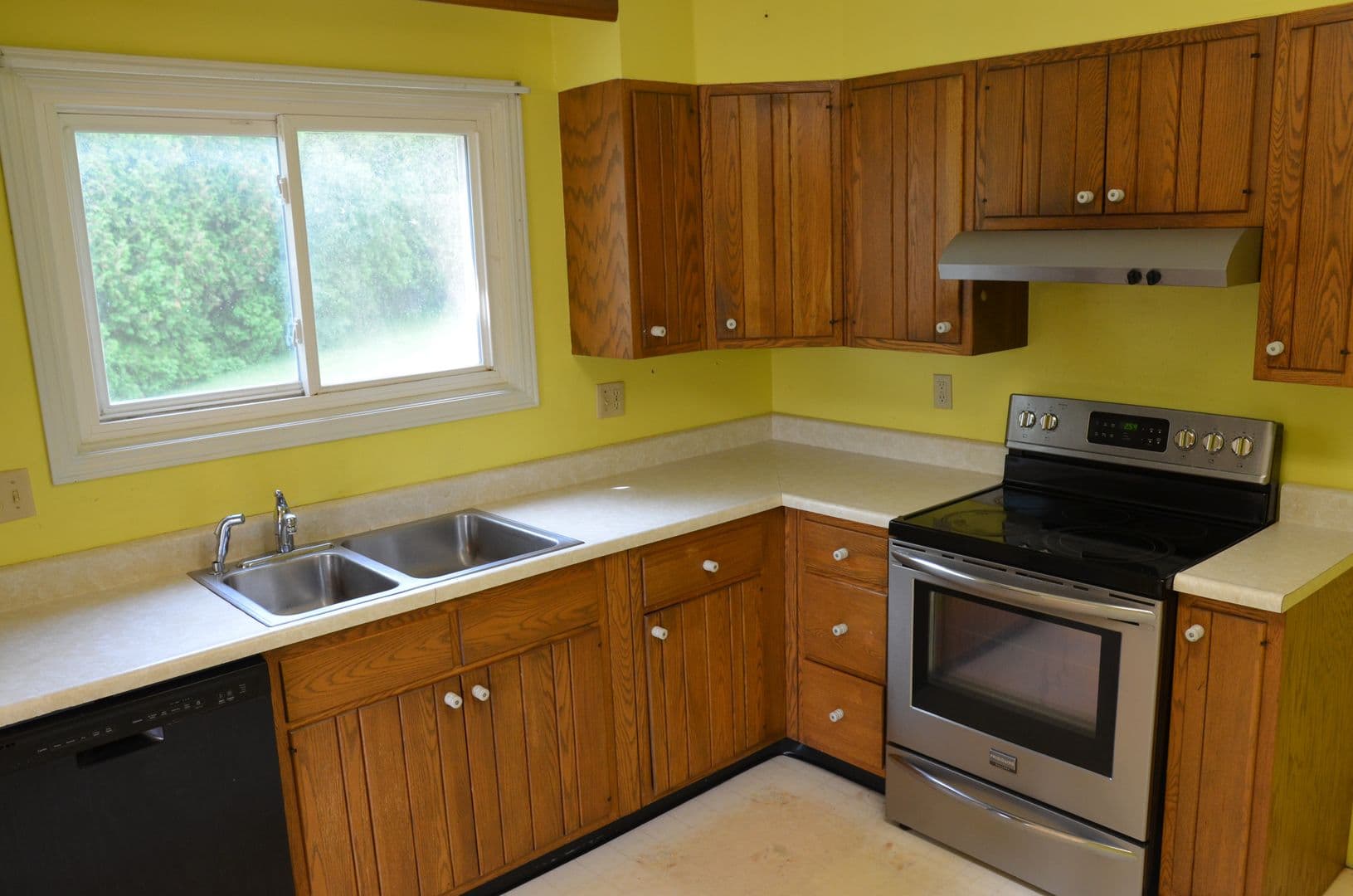 Essex Junction House: 7 Rivendell Drive