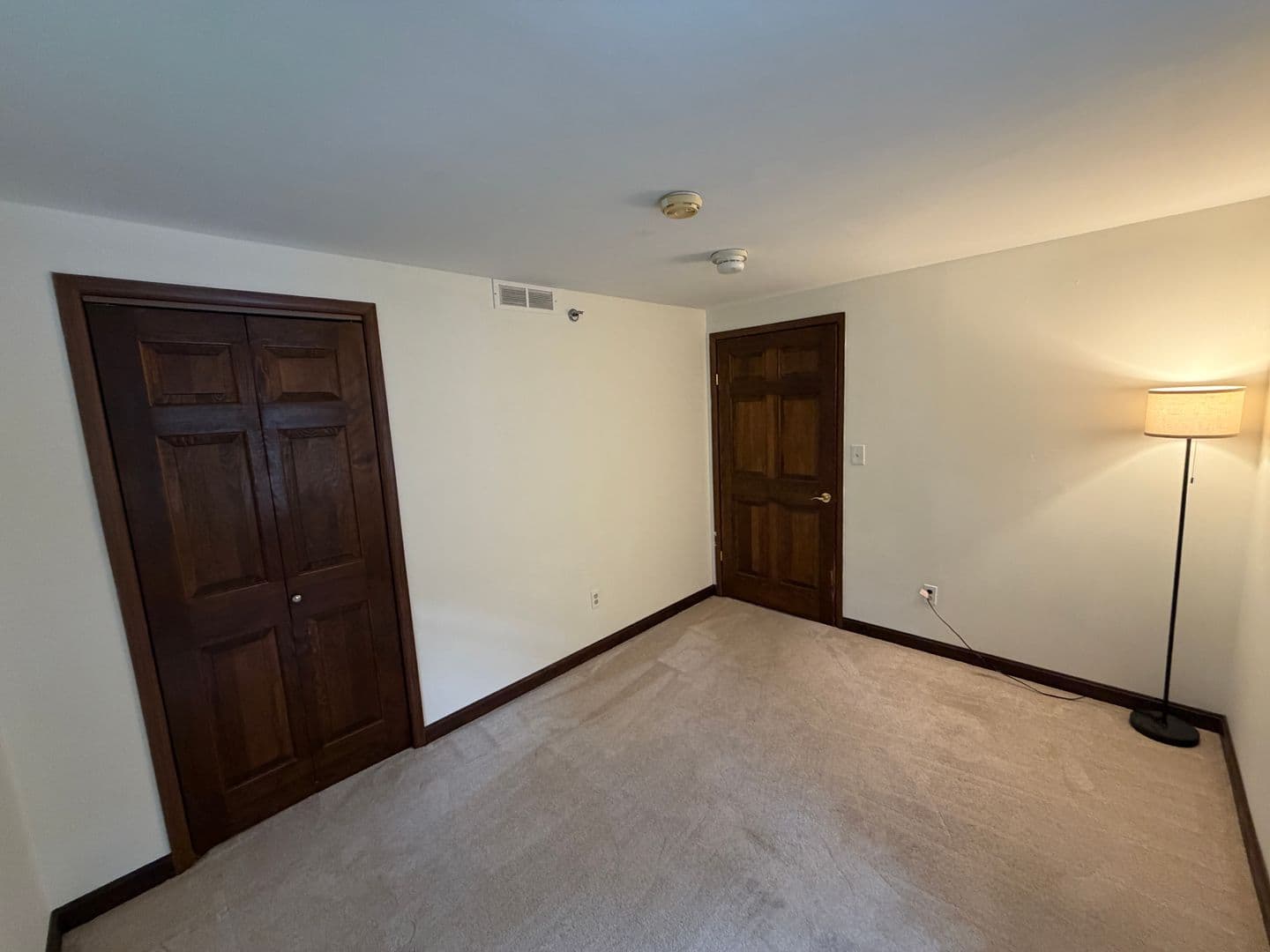 Burlington Condo: 92 Valade Road