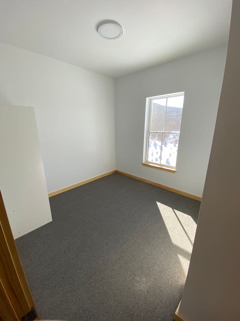 Richmond Apartment: 20 Jolina Court - Apt 304