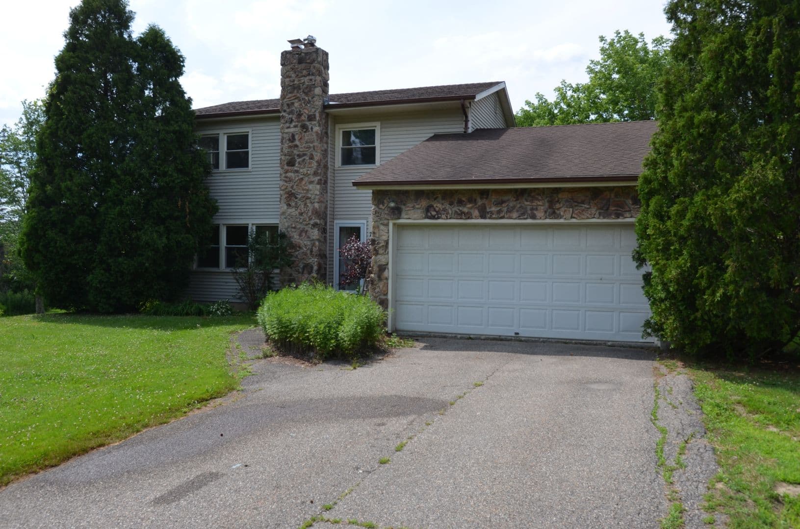 Essex Junction House: 7 Rivendell Drive