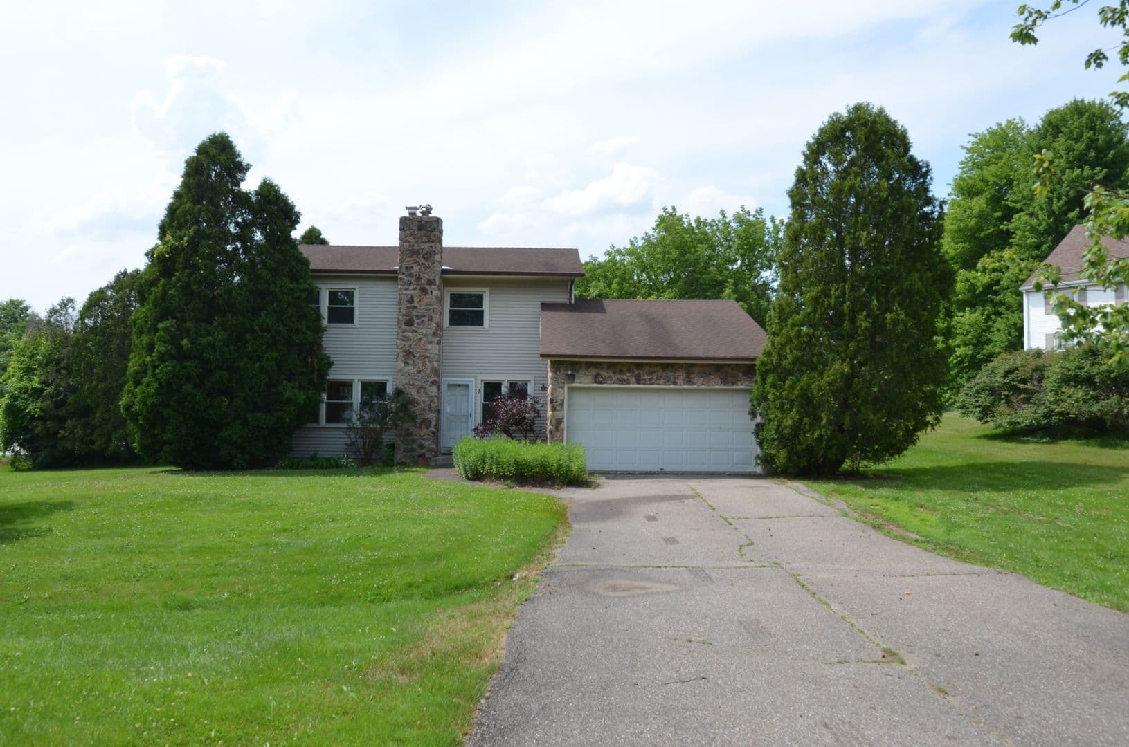 Essex Junction House: 7 Rivendell Drive