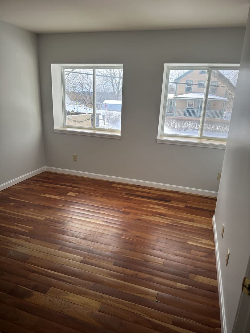 Milton Apartment: 30 School Street