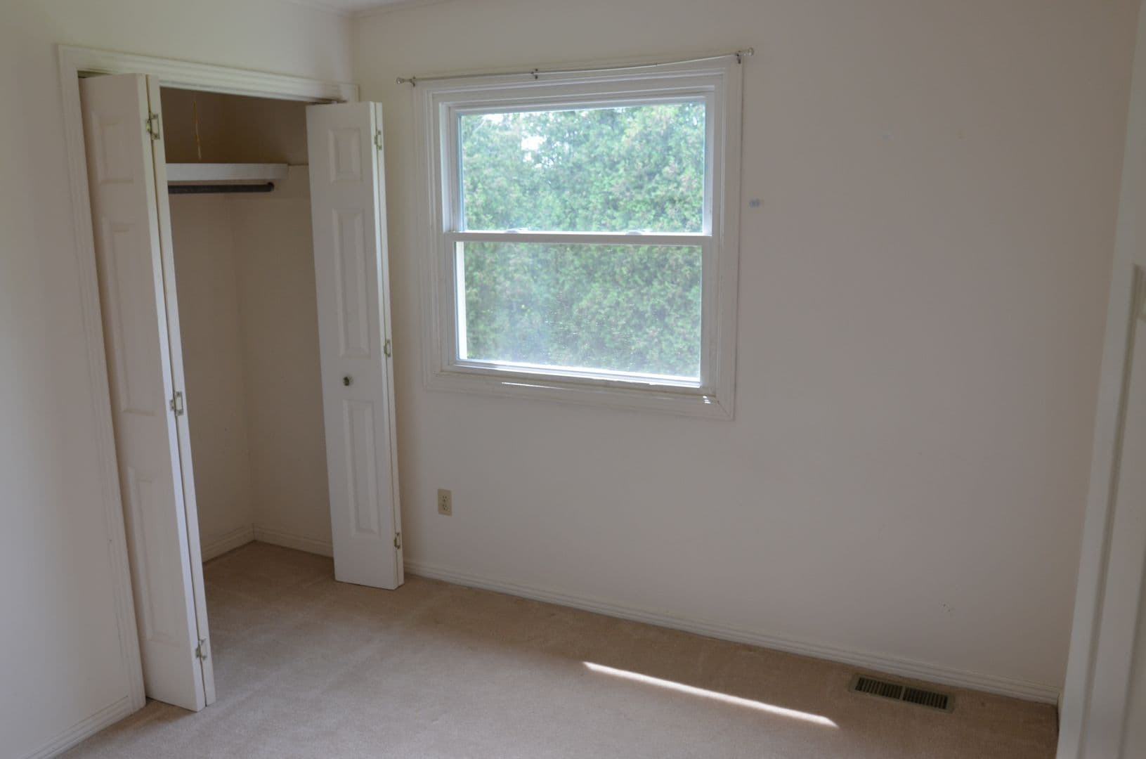 Essex Junction House: 7 Rivendell Drive