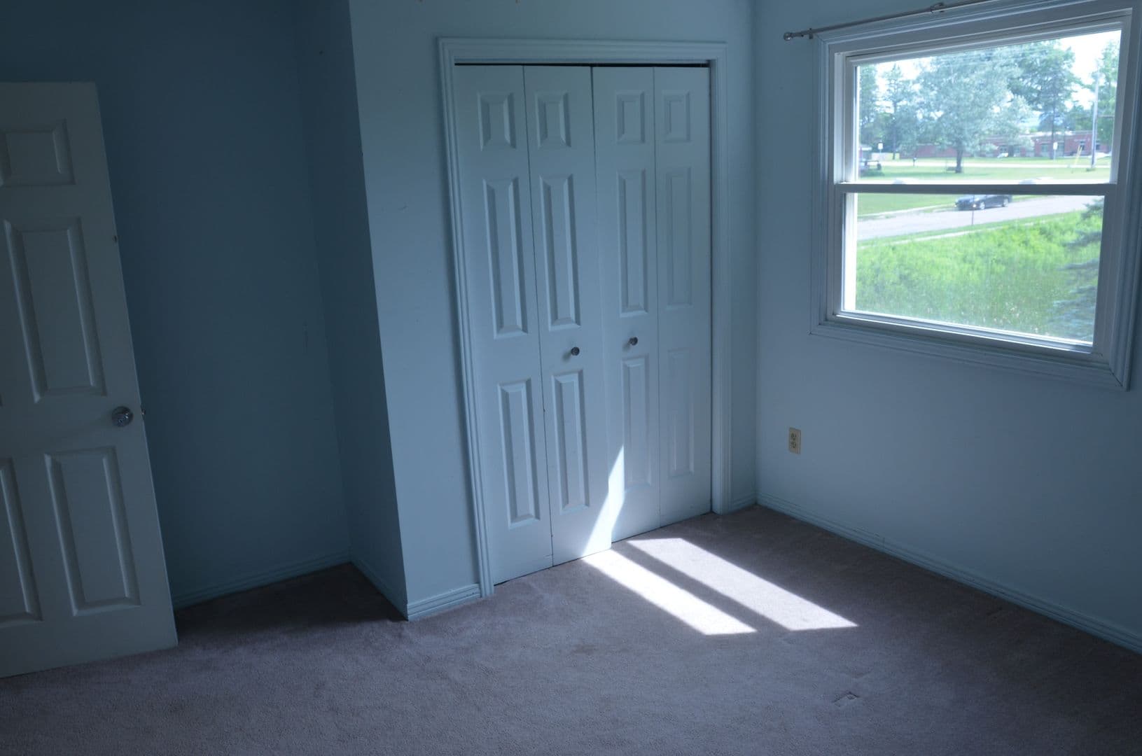 Essex Junction House: 7 Rivendell Drive
