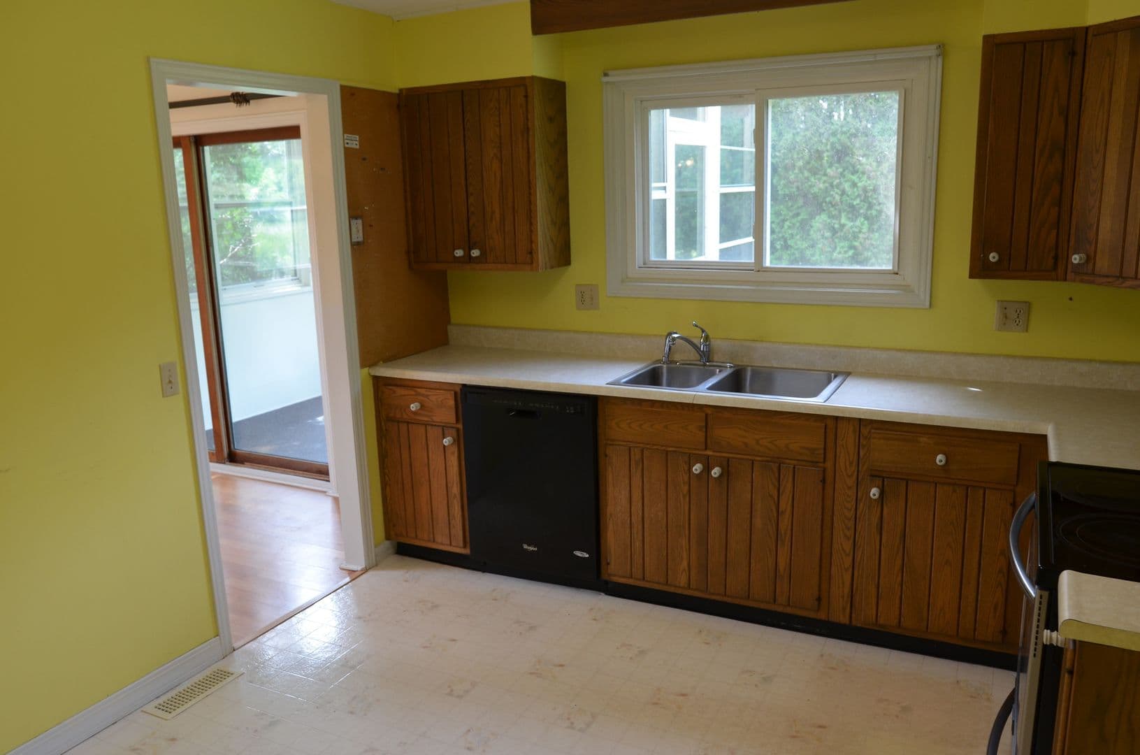 Essex Junction House: 7 Rivendell Drive