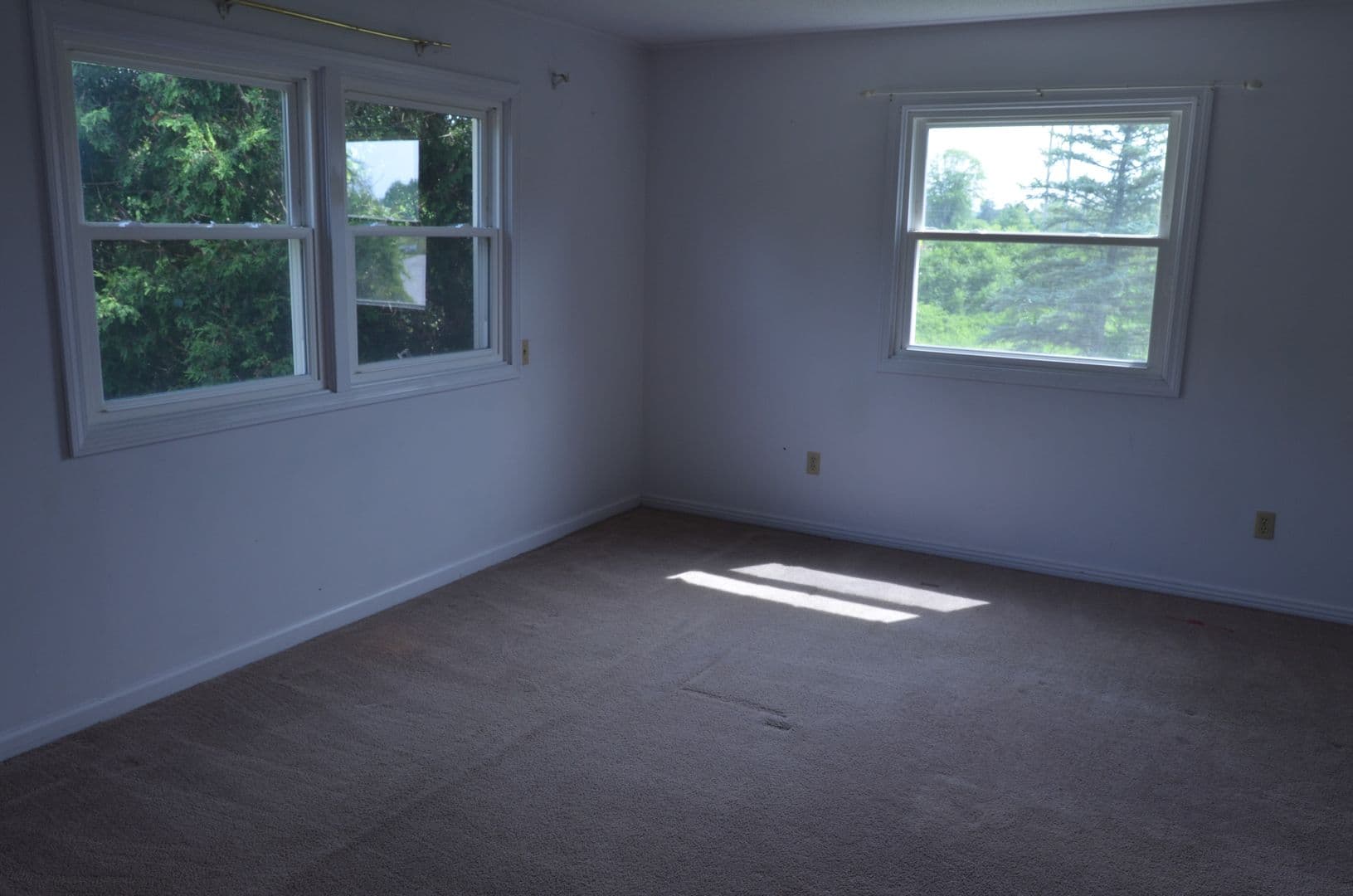 Essex Junction House: 7 Rivendell Drive