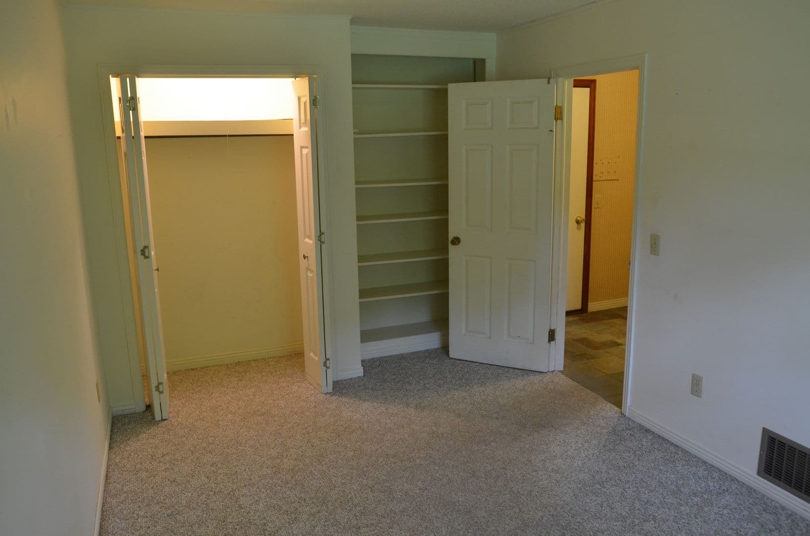 Essex Junction House: 7 Rivendell Drive