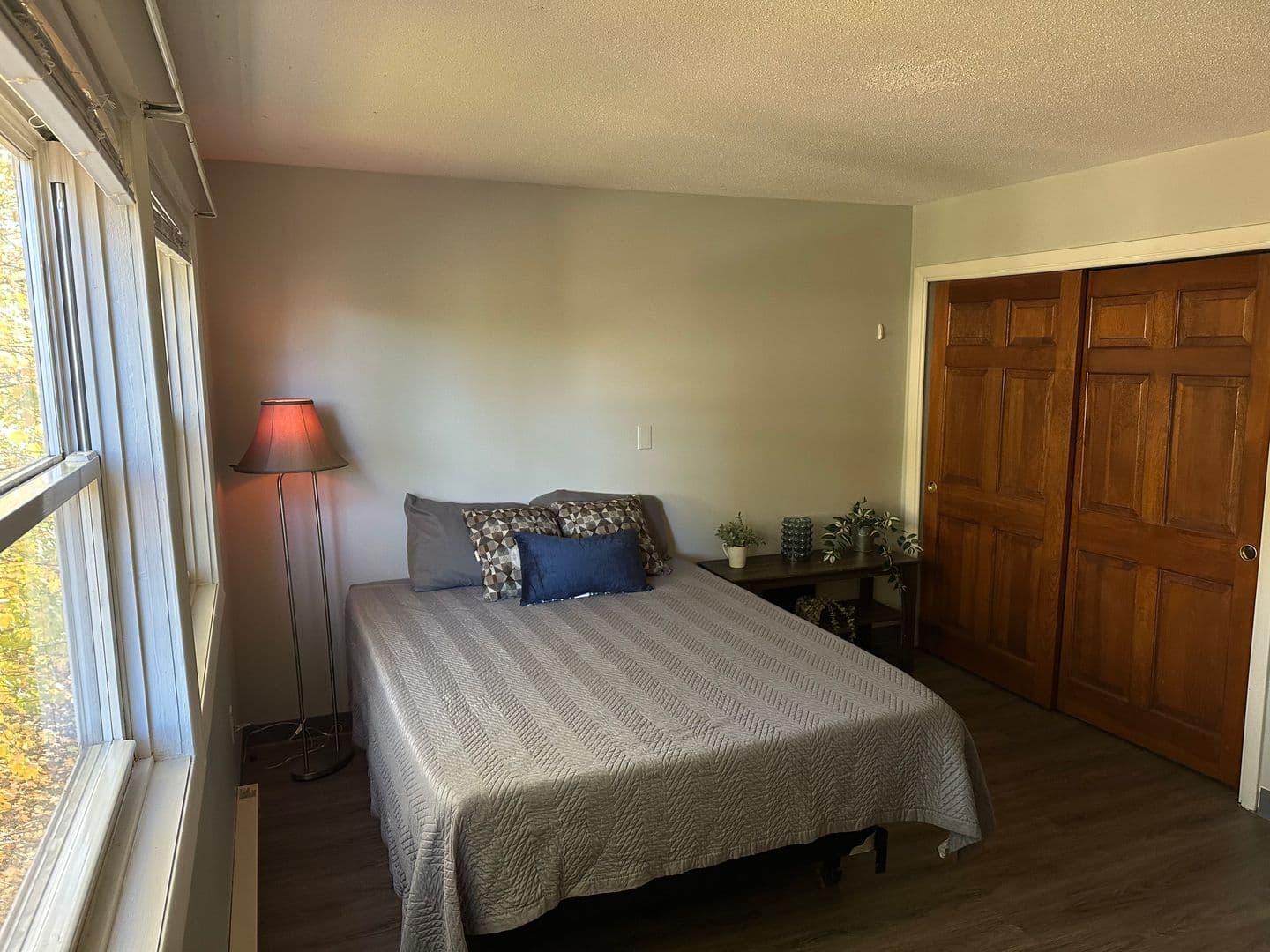 Burlington Apartment: 383 College Street