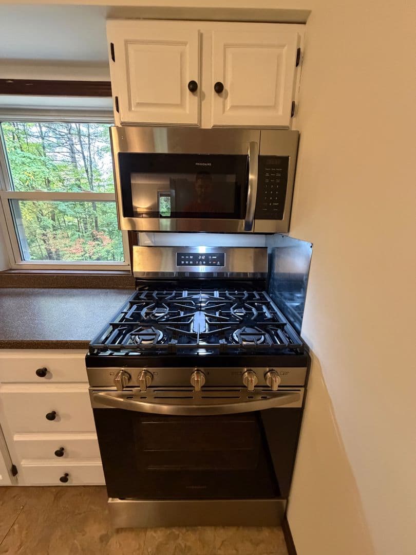 Burlington Condo: 92 Valade Road