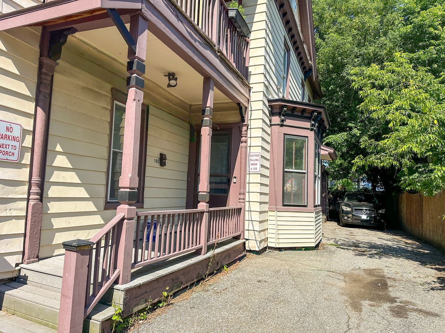Burlington Apartment: 176-182 Elmwood Ave