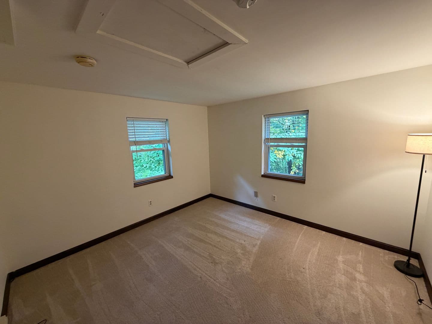 Burlington Condo: 92 Valade Road