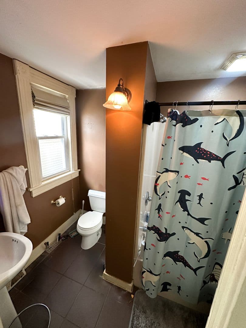 Burlington Apartment: 176-182 Elmwood Ave