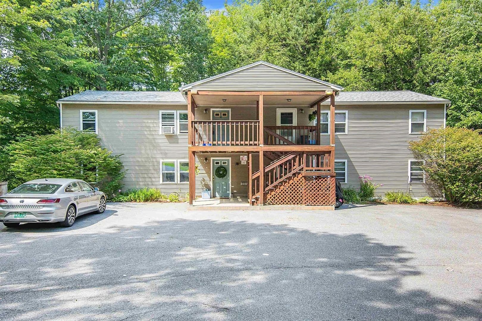 Burlington Condo: 92 Valade Road