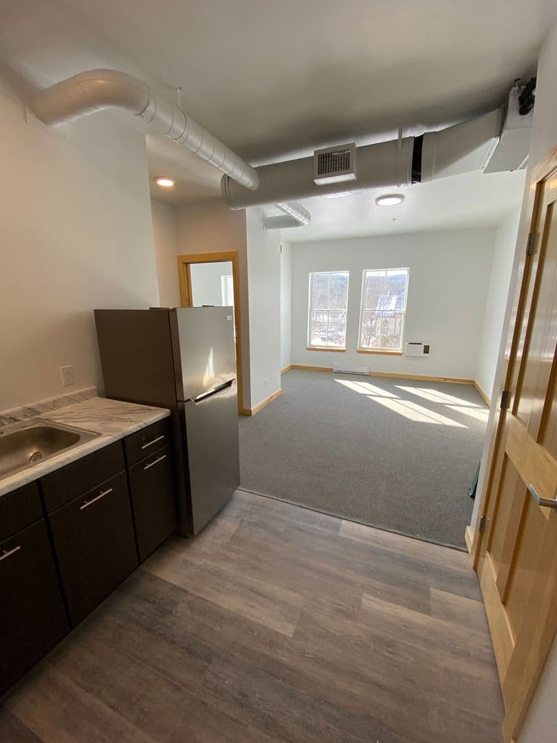 Richmond Apartment: 20 Jolina Court - Apt 304