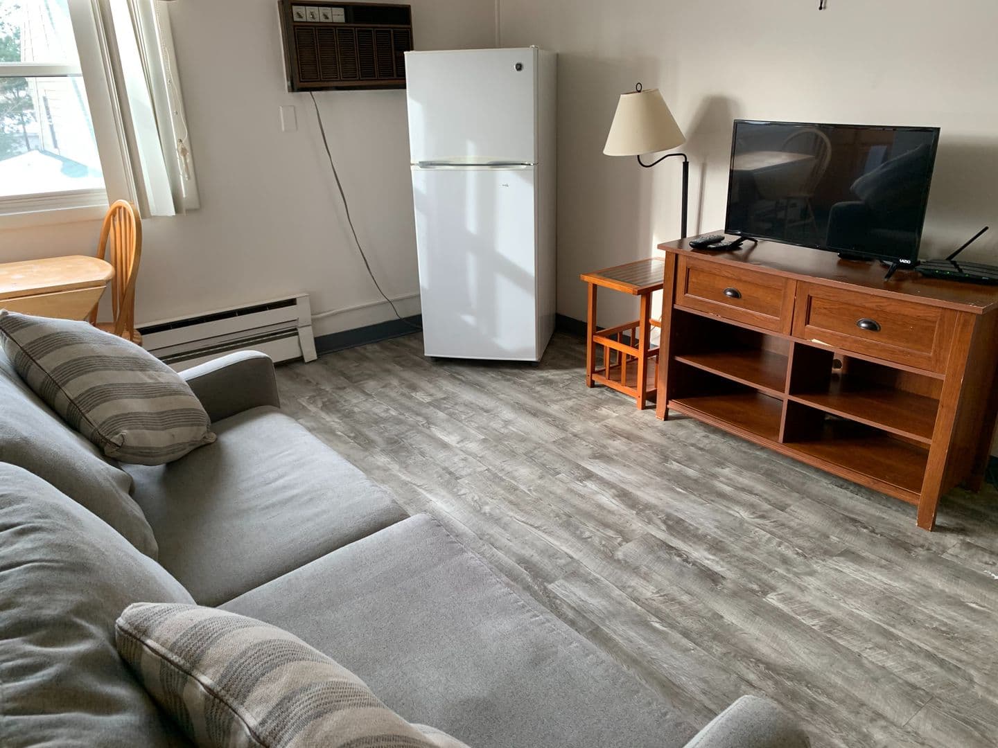 Burlington Apartment: 383 College Street