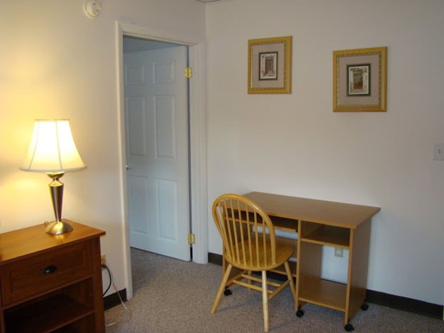 Burlington Apartment: 383 College Street
