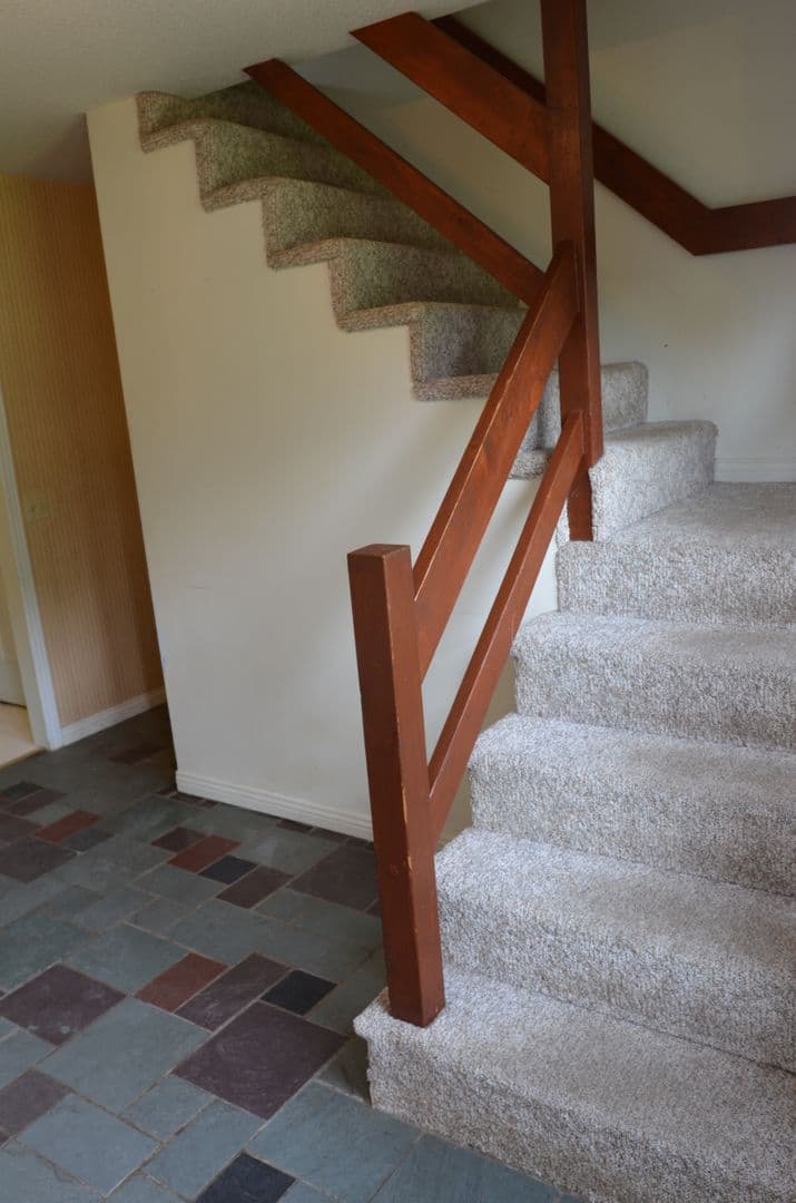 Essex Junction House: 7 Rivendell Drive