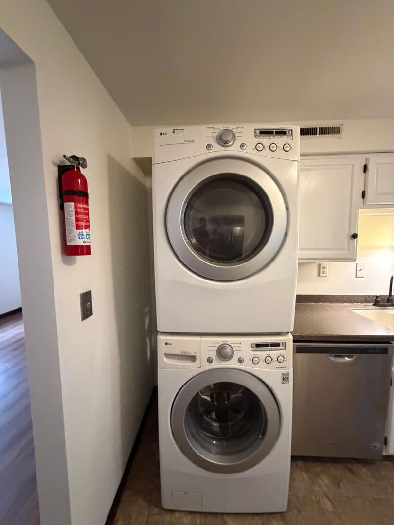 Burlington Condo: 92 Valade Road