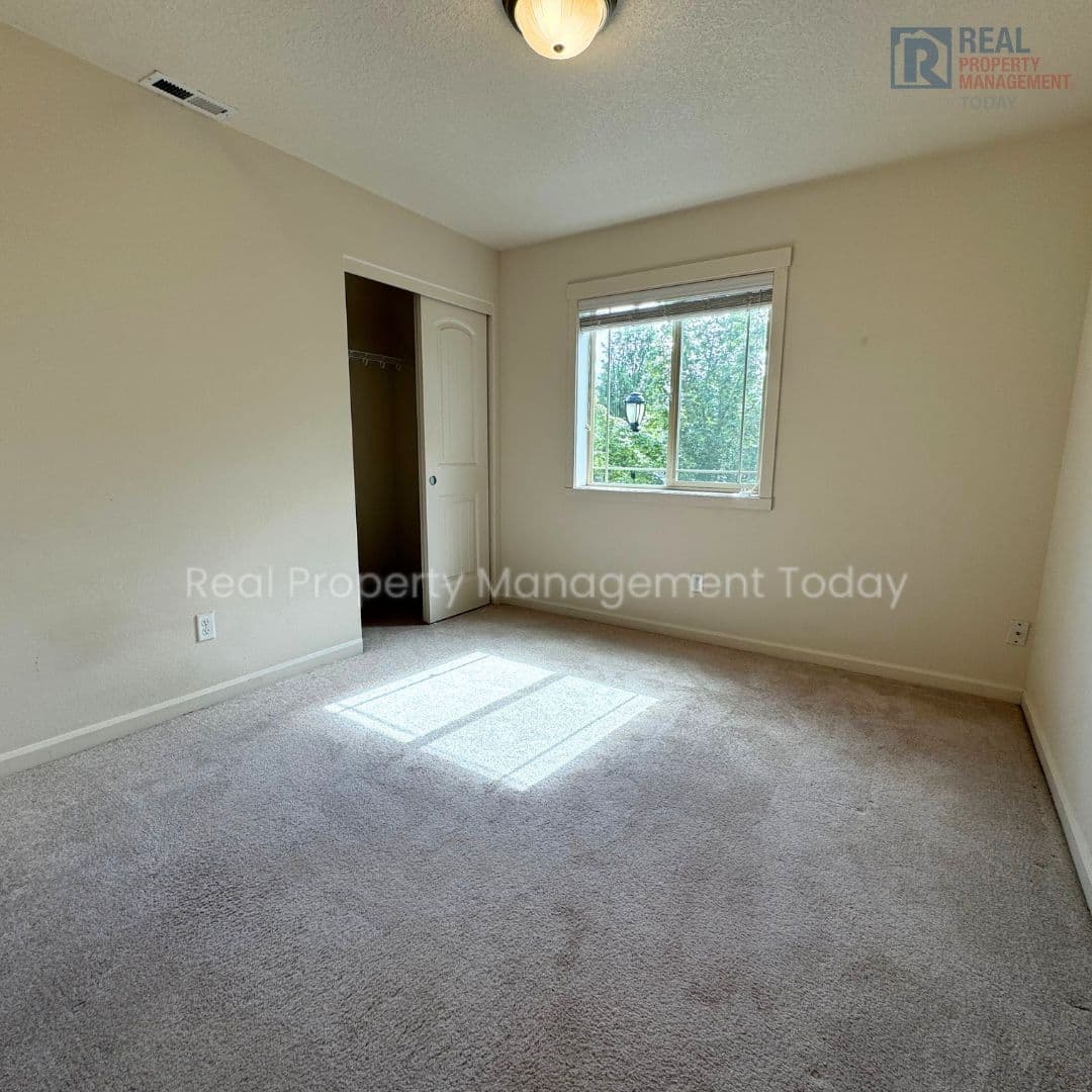 Lacey Townhome: 7316 Hayworth Ave NE