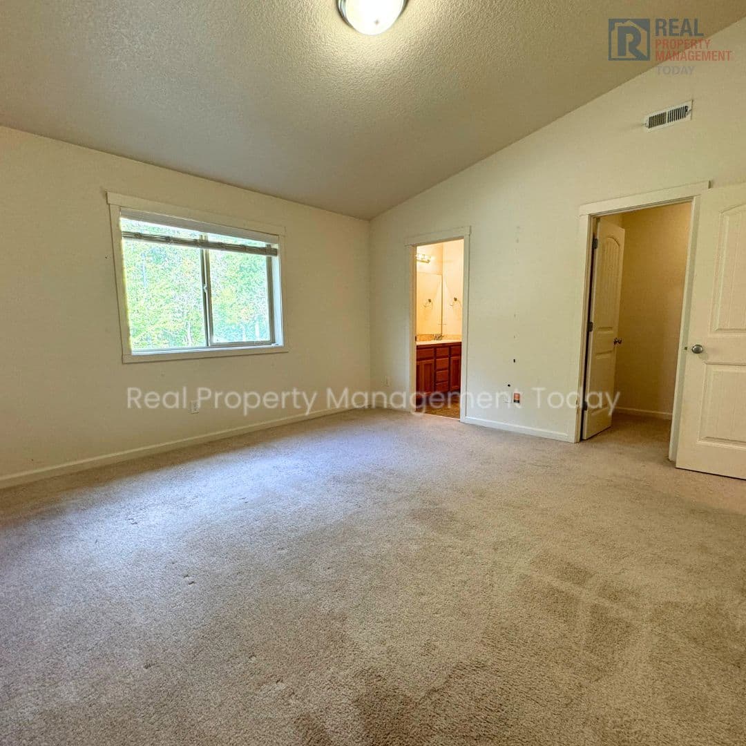 Lacey Townhome: 7316 Hayworth Ave NE