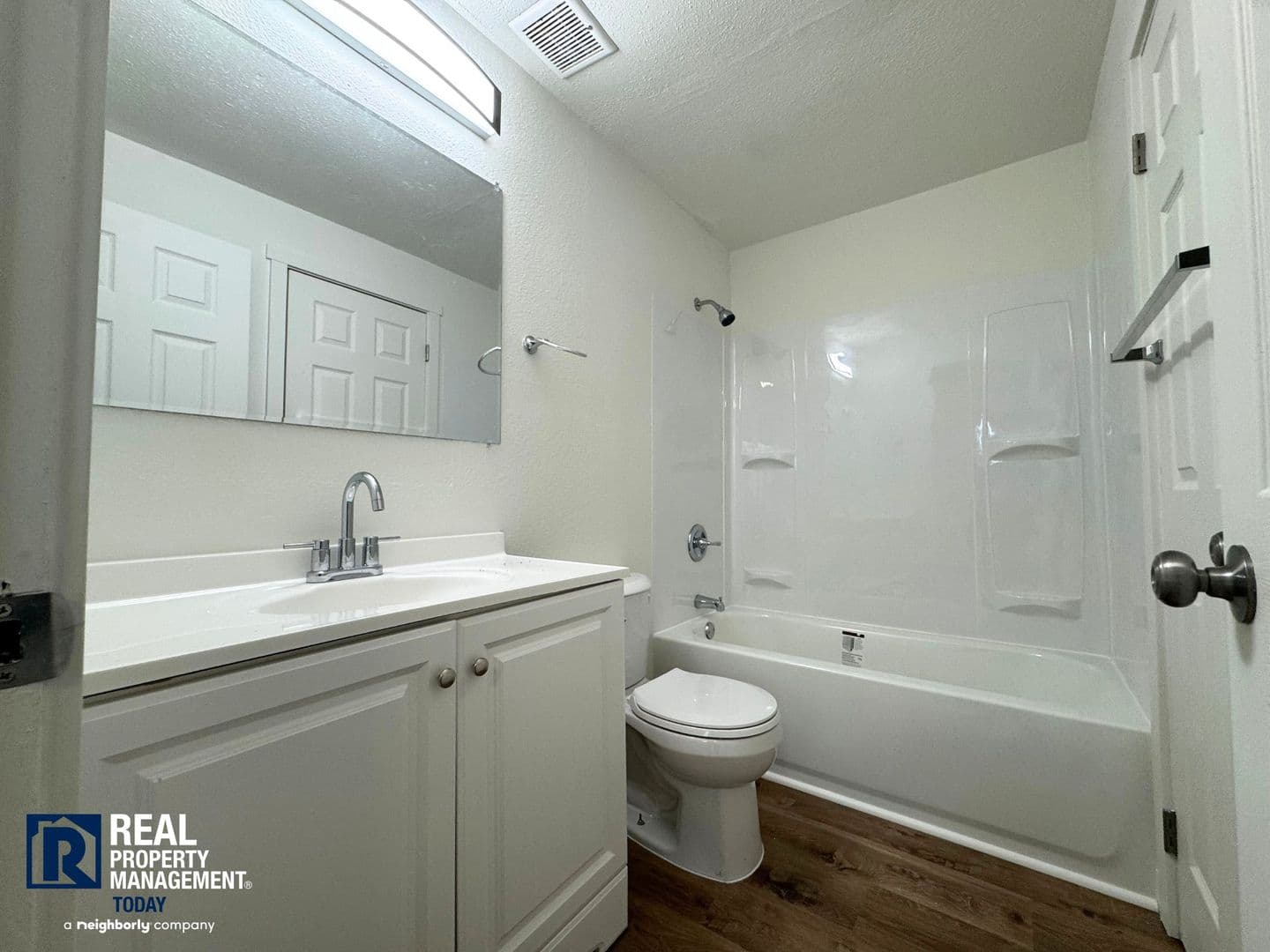Tacoma Apartment: 4016 Puget Sound Avenue