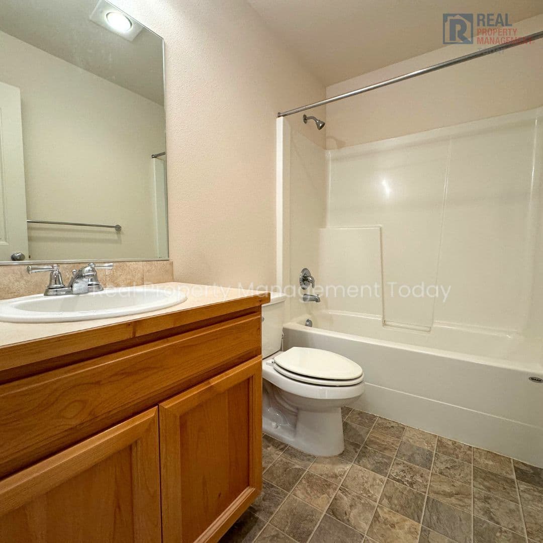 Lacey Townhome: 7316 Hayworth Ave NE