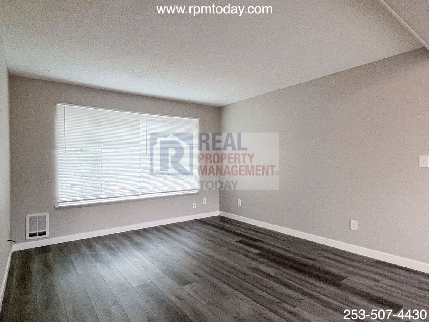Tukwila Apartment: 14440 34th Ave S