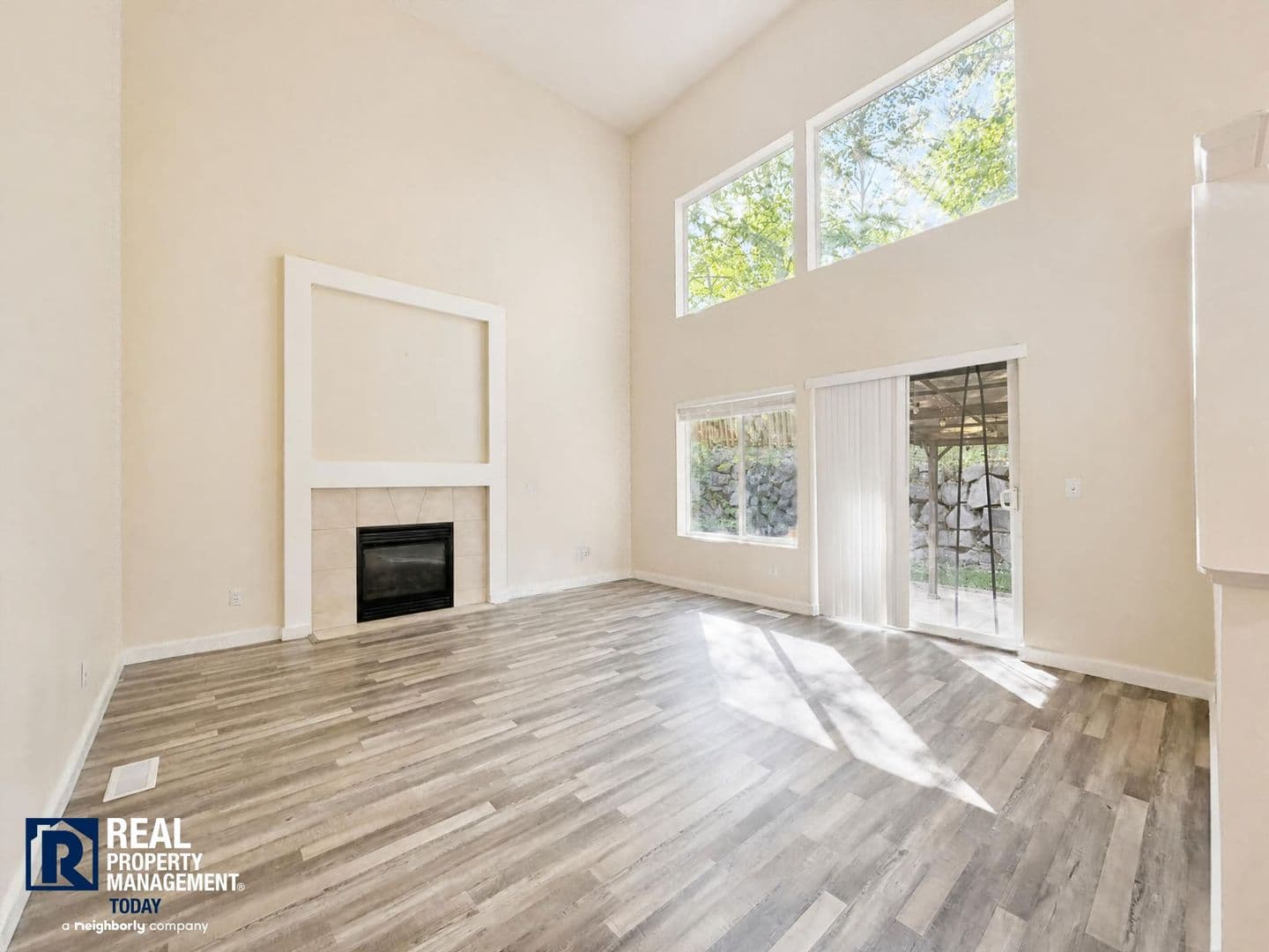 Kent House: 22611 41st Pl S