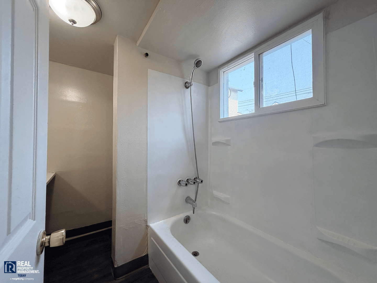 Tacoma Apartment: 703 S. Ainsworth Ave