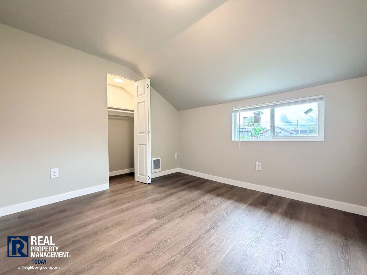 Tacoma House: 212 128th St S