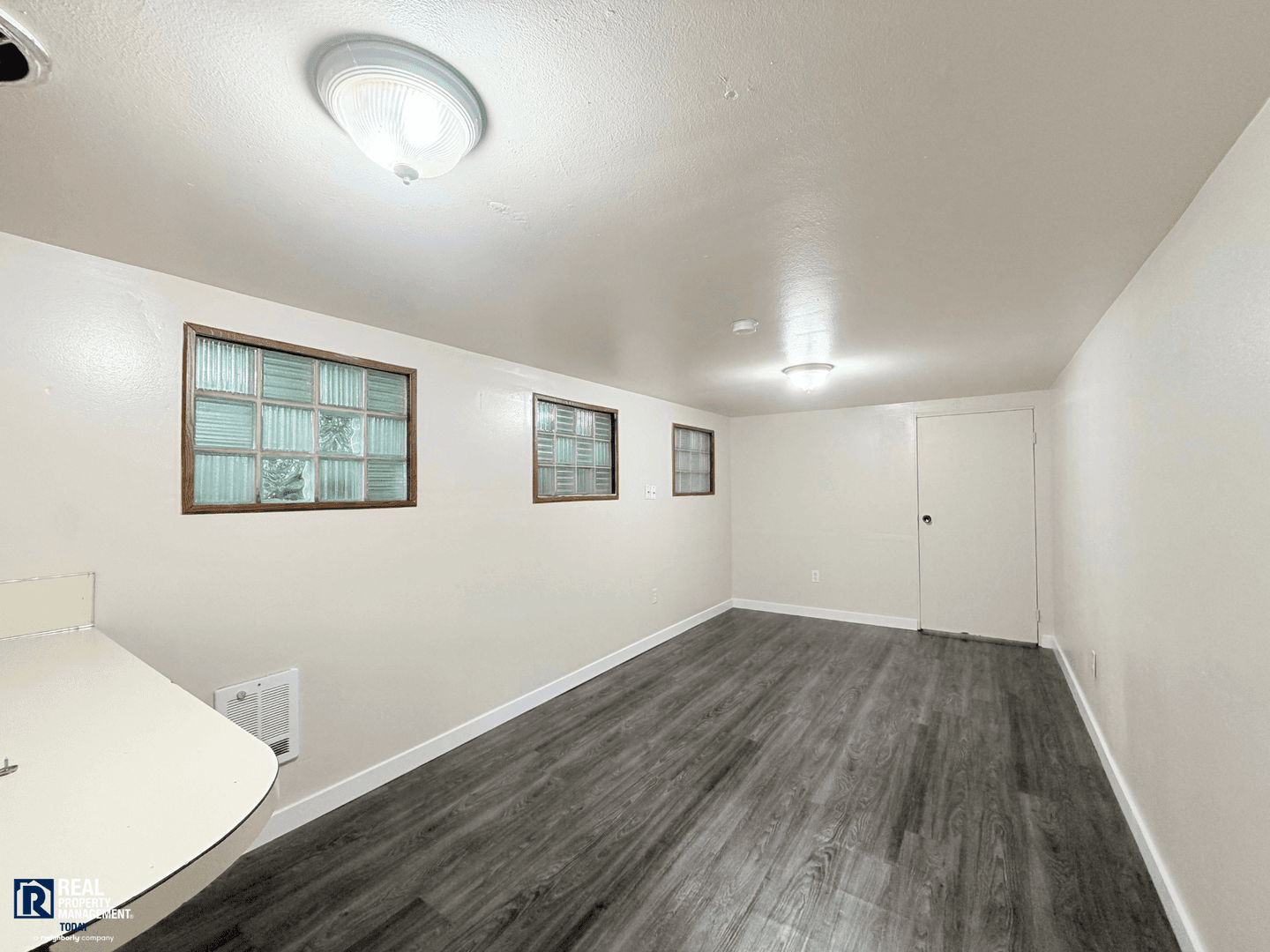 Tacoma Apartment: 703 S. Ainsworth Ave