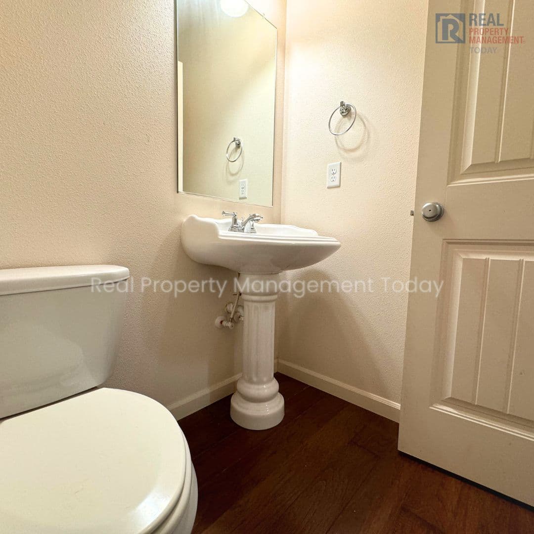 Lacey Townhome: 7316 Hayworth Ave NE