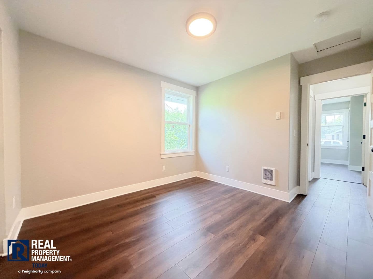 Tacoma Apartment: 7006 South Alder St