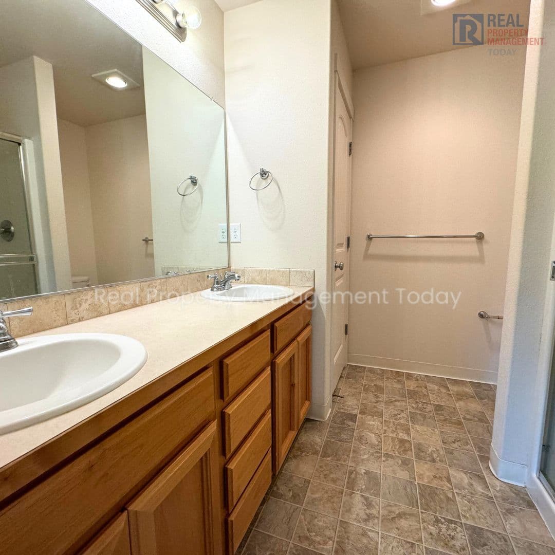 Lacey Townhome: 7316 Hayworth Ave NE