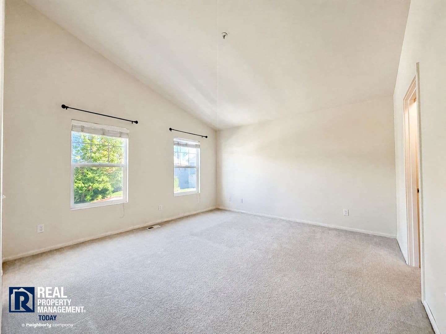 Kent House: 22611 41st Pl S