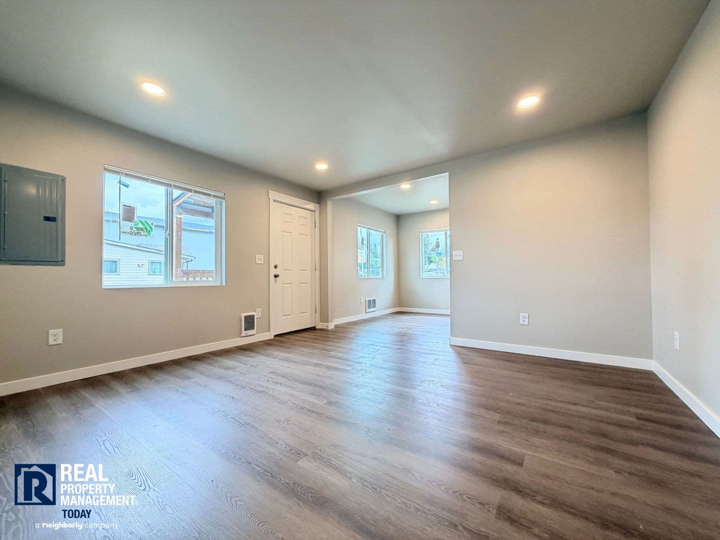 Tacoma House: 212 128th St S