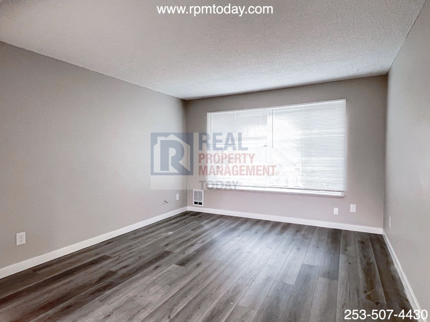 Tukwila Apartment: 14440 34th Ave S