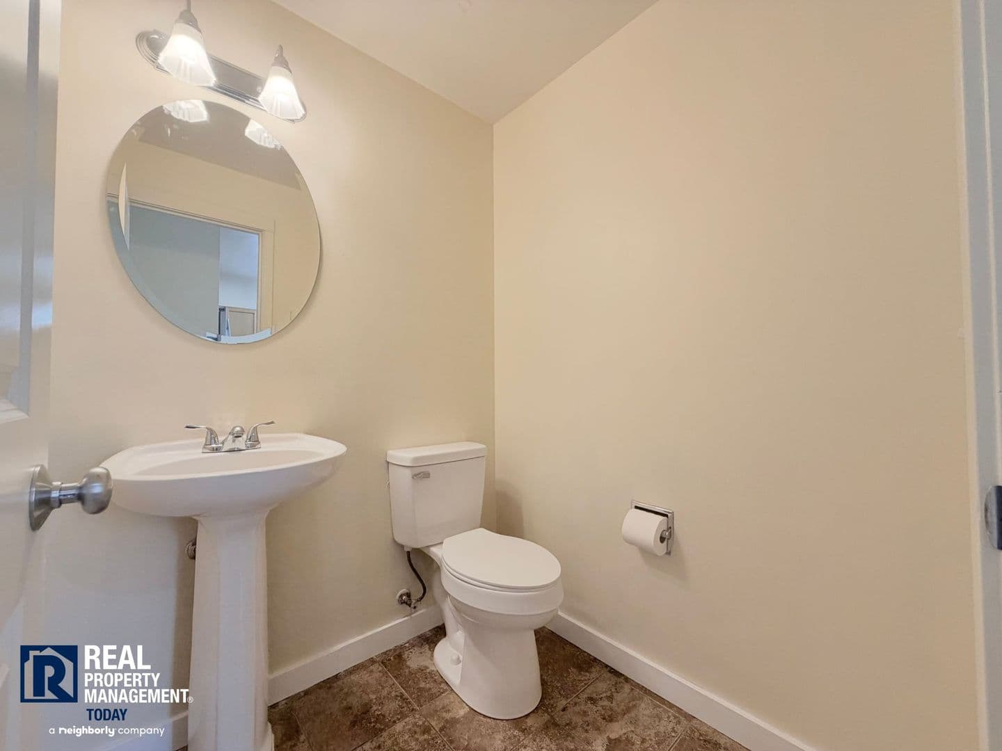 Kent House: 22611 41st Pl S