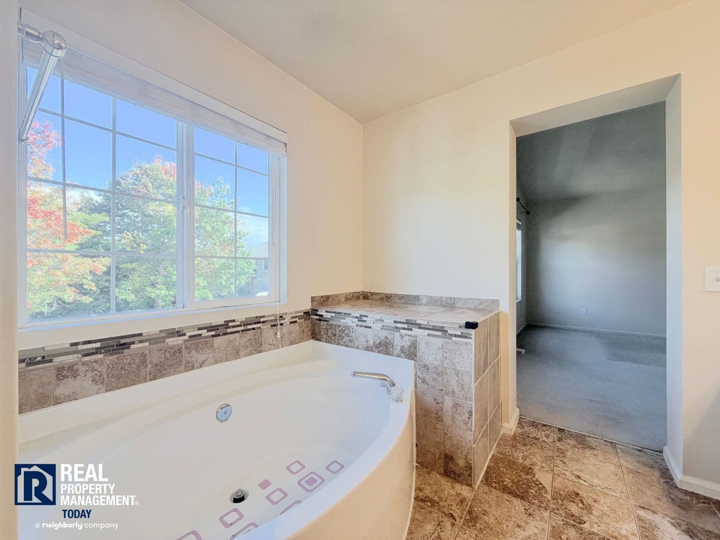 Kent House: 22611 41st Pl S