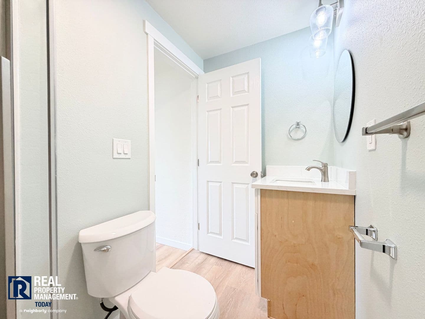 Tacoma Apartment: 11104 Ainsworth Ave S