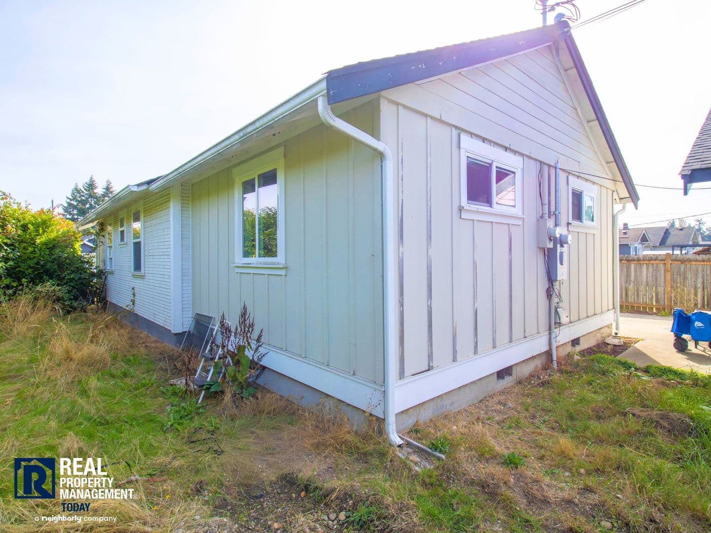 Tacoma Apartment: 7006 South Alder St