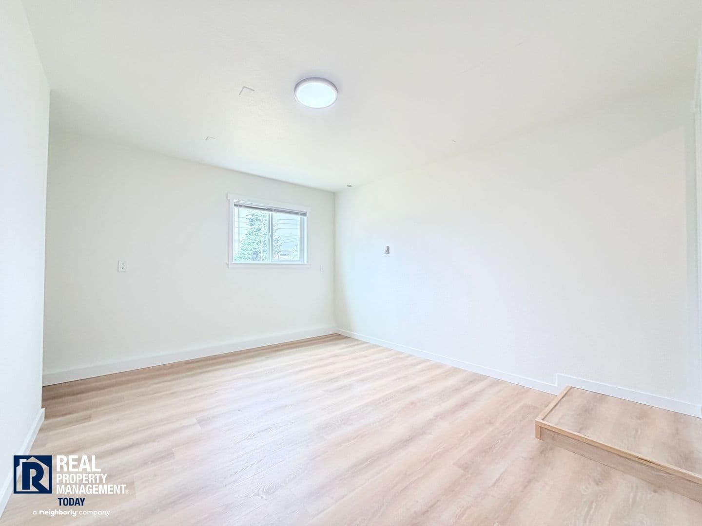 Tacoma Apartment: 11104 Ainsworth Ave S