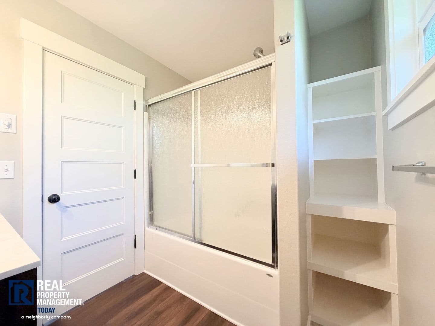 Tacoma Apartment: 7006 South Alder St