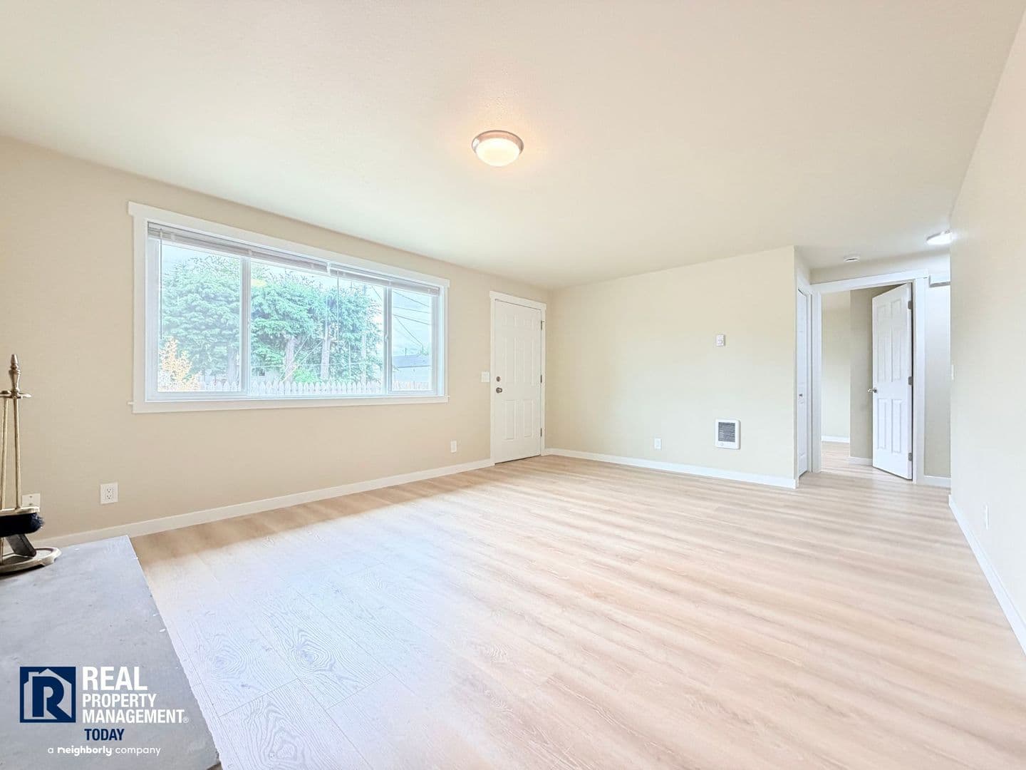 Tacoma Apartment: 11104 Ainsworth Ave S