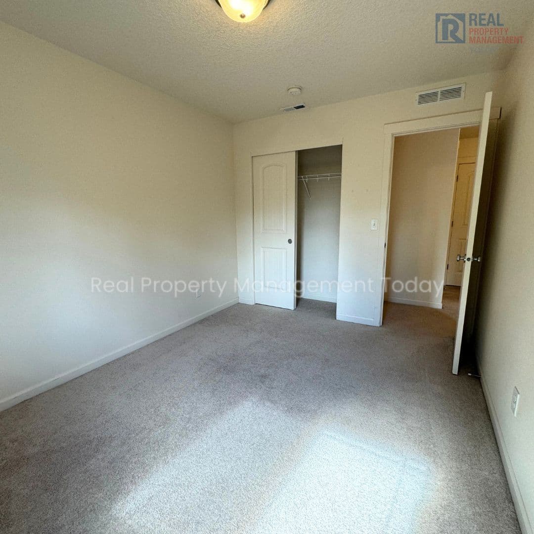 Lacey Townhome: 7316 Hayworth Ave NE