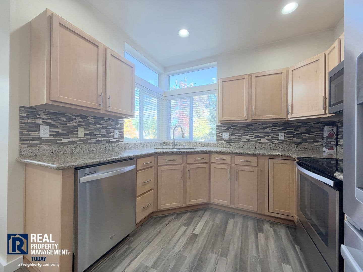 Kent House: 22611 41st Pl S