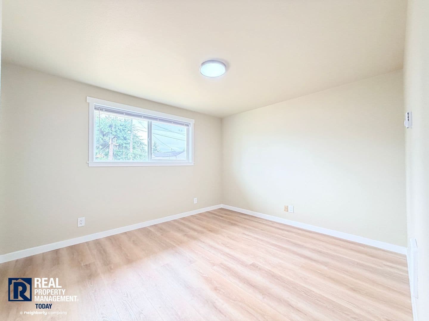 Tacoma Apartment: 11104 Ainsworth Ave S